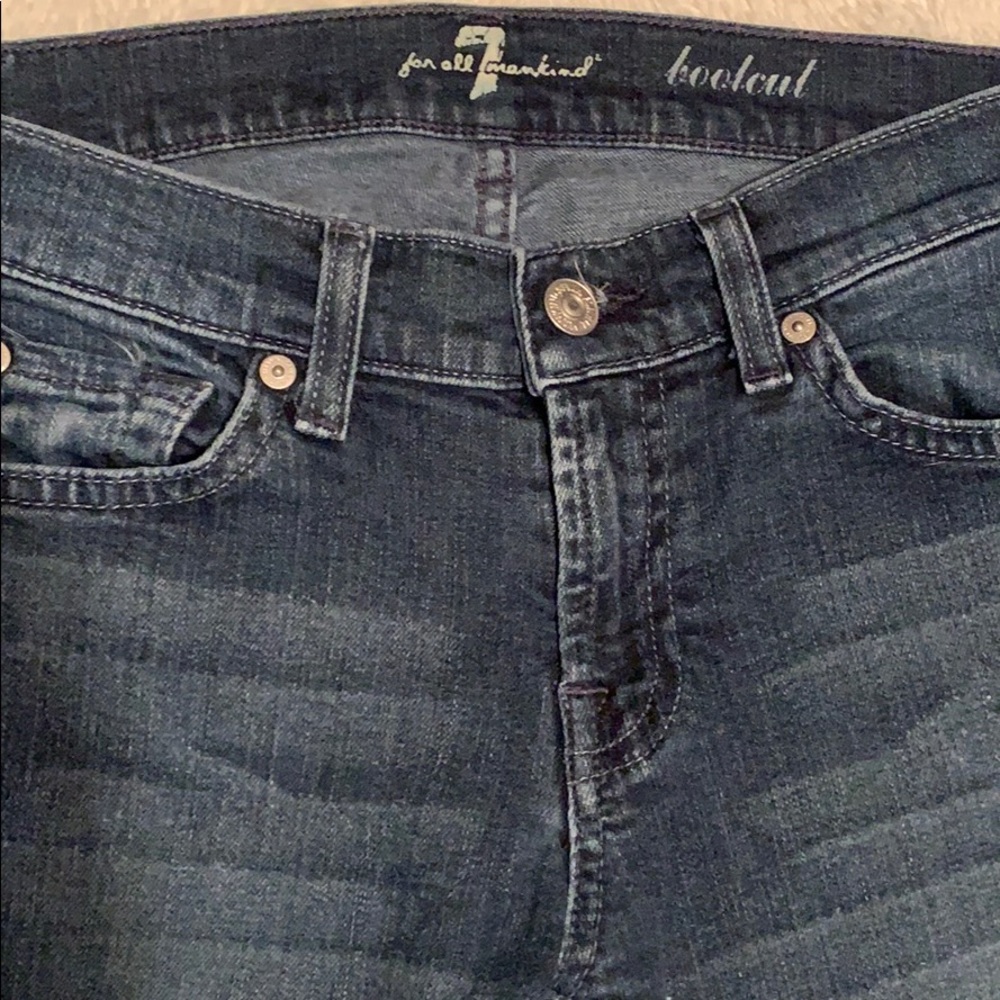 7 for all Mankind bootcut jeans size 26! 👖💙